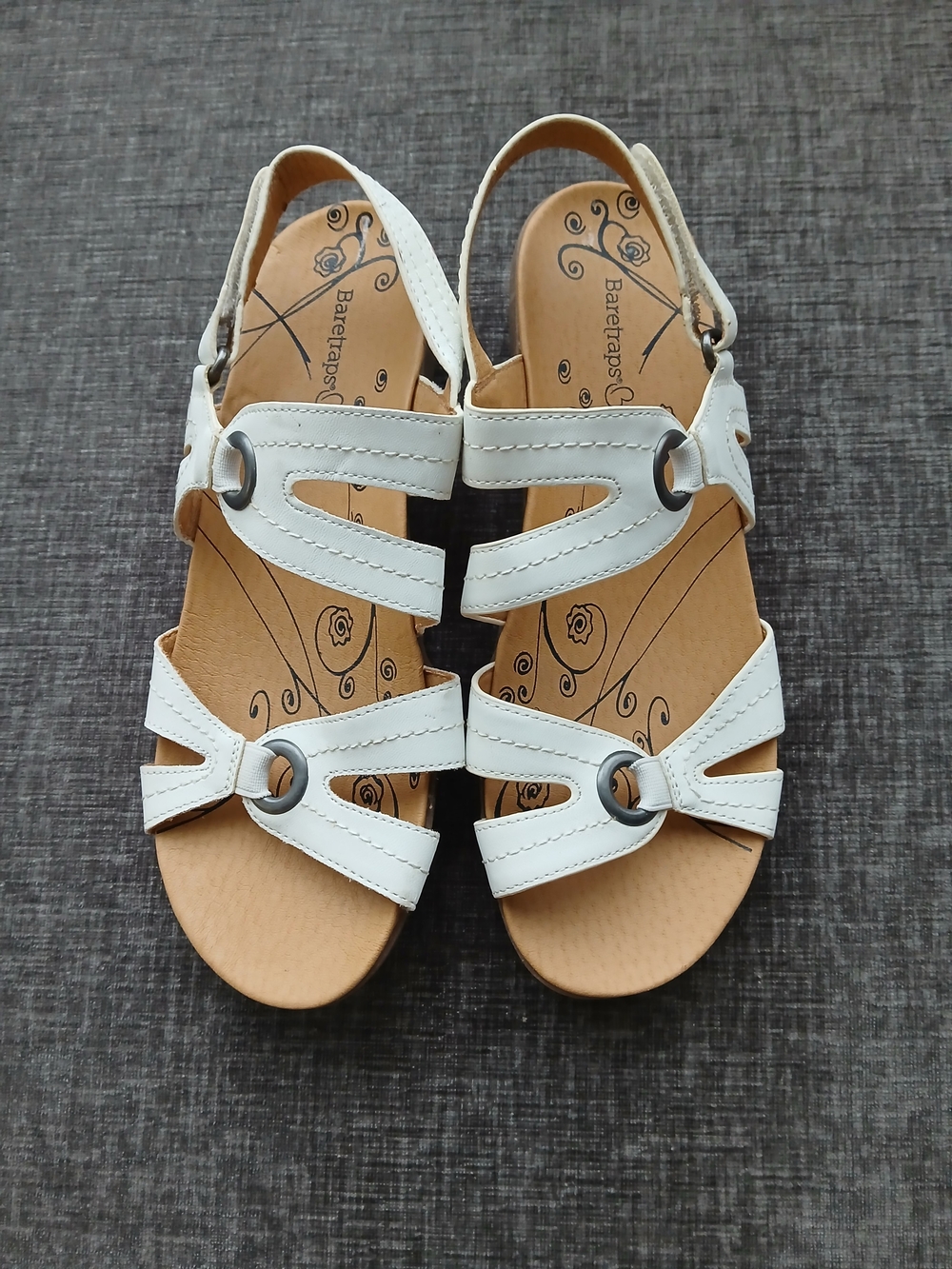 •BareTraps• "JOLLITY" Strappy White Sandal